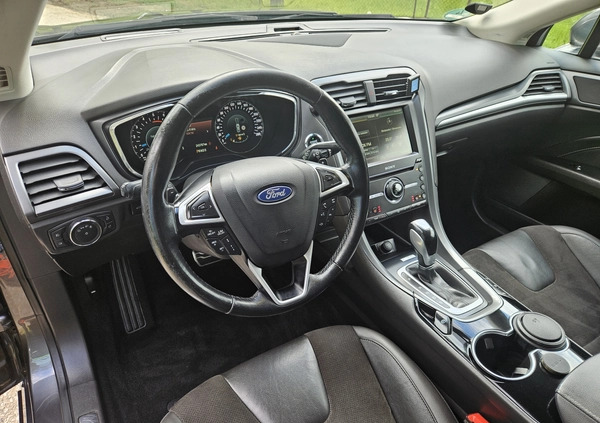 Ford Mondeo cena 56900 przebieg: 240000, rok produkcji 2015 z Sulejówek małe 781